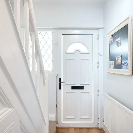 The Location - Tv In Every Bedroom! Swansea Exterior photo
